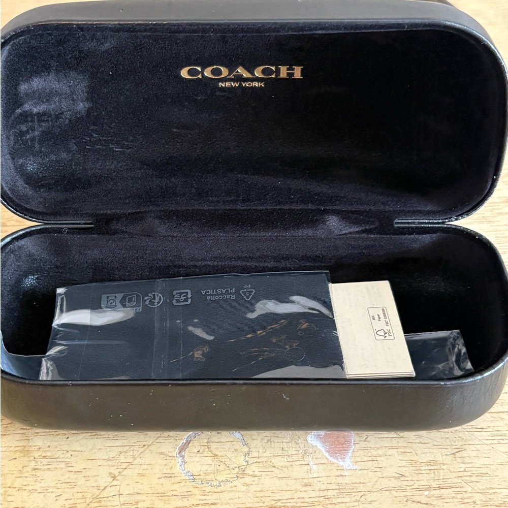 Coach sunglasses style HC8264 L1083 - Picture 5 of 7